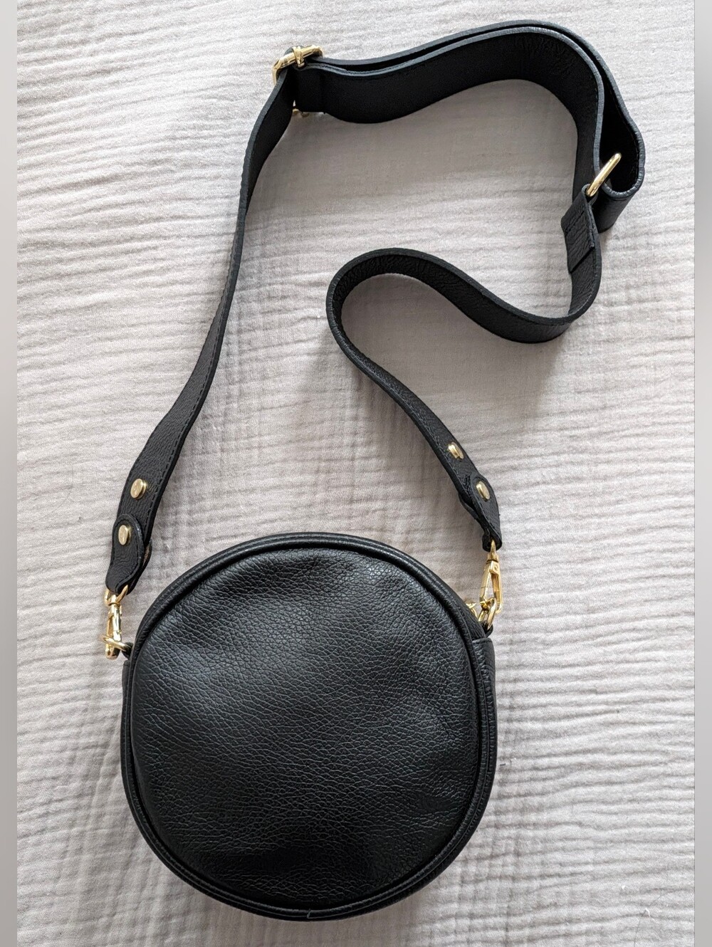 NWOT Black Leather Round Crossbody Bag Made In Italy